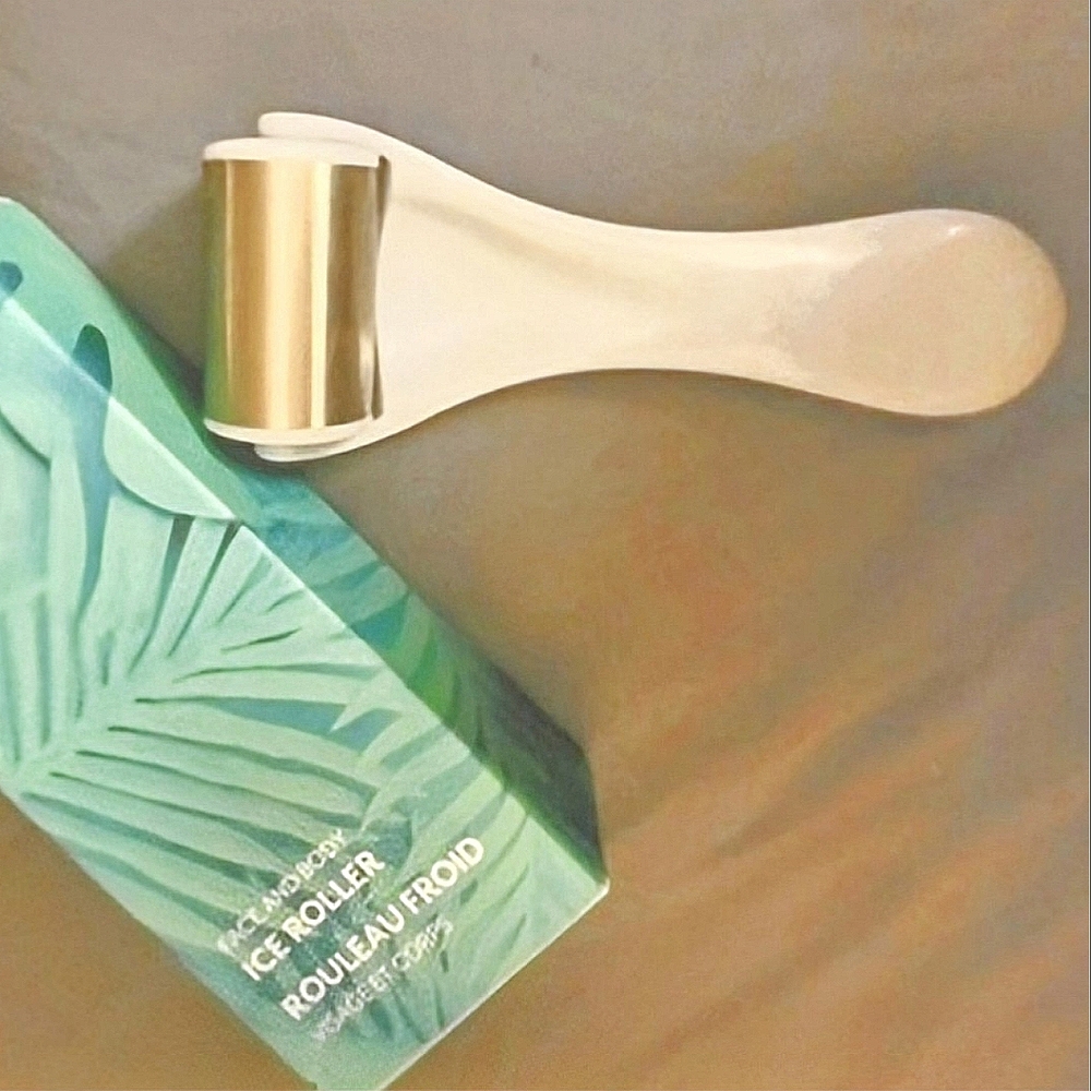NIB Zoe Ayla Ice Roller OS Gold